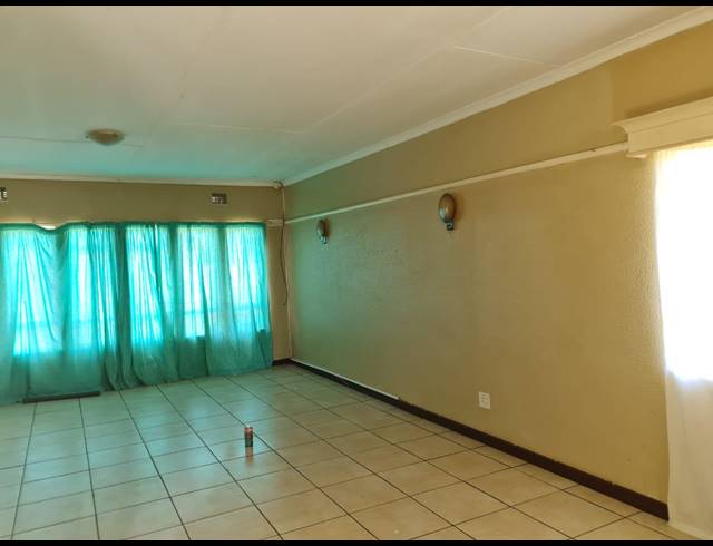 3 BEDROOM HOUSE TO LET IN GLENCOE